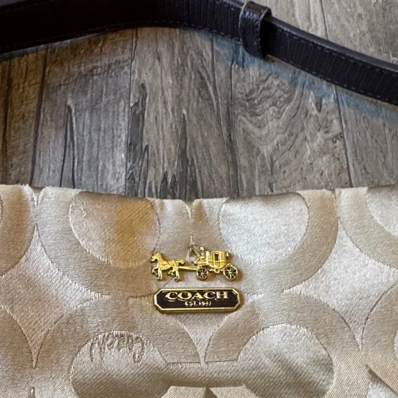 Coach - Beige and Brown Shoulder Bag with Gold Accents - Picture 2 of 12